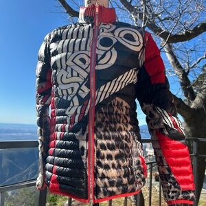 Reversible Packable Puffer Jacket, 1 side with sportive and animal motifs, M